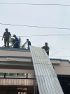 Công an xã Nhơn Ái tích cực hỗ trợ người dân khắc phục thiệt hại do thiên tai