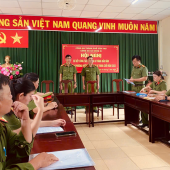 Công an xã Nhơn Ái tổ chức công bố Quyết định của Giám đốc  Công an thành phố về công tác cán bộ