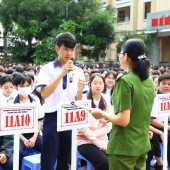 Công an phường Mỹ Xuyên tổ chức tuyên truyền văn hóa giao thông đường bộ đầu năm học 2025 - 2026