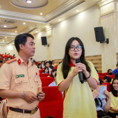 Tân sinh viên “lên lớp” về văn hóa giao thông trước thềm năm học mới