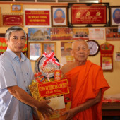 Lãnh đạo Công an thành phố thăm, chúc mừng Lễ Sene Dolta năm 2025