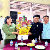 Công an xã Tân Hòa thăm, chúc mừng chức sắc tôn giáo  nhân Lễ Vu Lan 2025