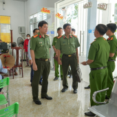 Lãnh đạo Công an thành phố Cần Thơ làm việc với Công an phường Thới Long và Công an xã Thạnh Quới