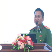 Công an xã Phong Điền tuyên truyền, hướng dẫn về giao thông  và phòng cháy, chữa cháy