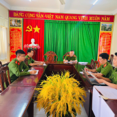 Công an xã Tân Hòa, phường Cái Khế tổ chức sinh hoạt chính trị và chuyên đề gắn với đổi mới phương thức làm việc và nâng cao chất lượng công tác Đảng tại cơ sở
