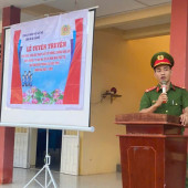 Công an xã Trần Đề và Tân Phước Hưng tuyên truyền, giáo dục pháp luật trong trường học