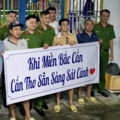 Công an phường Bình Thủy và phường Cái Khế với những việc làm thiết thực trong mùa mưa bão