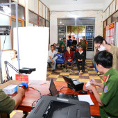 Công an phường Phú Lợi, thành phố Cần Thơ thực hiện có hiệu quả công tác giải quyết thủ tục hành chính cho người dân