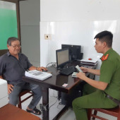 Công an xã Trường Thành tăng cường công tác tuyên truyền khai báo lưu trú cho người nước ngoài