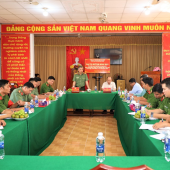 Lãnh đạo Công an thành phố làm việc với Công an xã Phương Bình