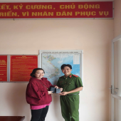 Công an phường Long Bình và xã Phong Điền - vì nhân dân phục vụ