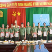 Họp mặt kỷ niệm Ngày truyền thống Phụ nữ Việt Nam và chung tay cứu trợ khẩn cấp đồng bào bị ảnh hưởng bởi lũ lụt trên nền tảng số VneID