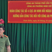 Công an phường Ninh Kiều làm việc với Đoàn công tác số 4, Cục An ninh đối ngoại