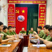 Công an xã Thạnh Phú tiếp và làm việc với Tổ kiểm tra của Công an thành phố Cần Thơ