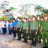 Tuổi trẻ Công an thành phố Cần Thơ ra quân hưởng ứng “Ngày cao điểm xây dựng đô thị văn minh”