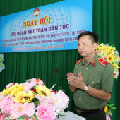 Thiếu tướng Huỳnh Việt Hòa, Giám đốc Công an thành phố dự Ngày hội Đại đoàn kết phường Thới An Đông