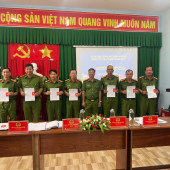 TRẠI TẠM GIAM SỐ 2 “TỔ CHỨC LỄ TRAO THẺ ĐẢNG VIÊN”