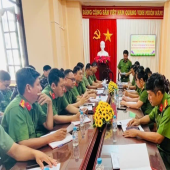 “Đổi mới sinh hoạt chuyên đề” – nâng cao sức chiến đấu  của Chi bộ Công an phường Vị Tân