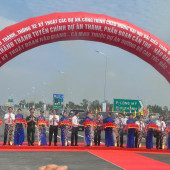 Công an thành phố đảm bảo an ninh, trật tự Lễ Khánh thành, thông xe tuyến chính của Dự án thành phần đoạn Cần Thơ - Hậu Giang và thông xe kỹ thuật đoạn Hậu Giang - Cà Mau.