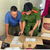 Bắt vụ tàng trữ, buôn bán thuốc lá điếu nhập lậu trong ngày đầu ra quân cao điểm tấn công, trấn áp tội phạm
