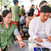 Công an thành phố Cần Thơ tổ chức khám sức khỏe định kỳ cho cán bộ, chiến sĩ năm 2025