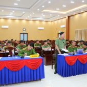 Đại tá Nguyễn Văn Thắng – Phó Giám đốc Công an thành phố kiểm tra, đánh giá các mặt công tác tại Công an xã Hòa Tú