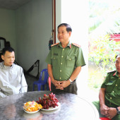 "Đối với đồng sự phải thân ái giúp đỡ": Những hành động thiết thực của tuổi trẻ Công an thành phố