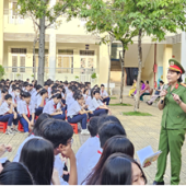 Công an phường Tân An đồng hành tuyên truyền phòng, chống tệ nạn - đảm bảo an ninh học đường