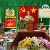 Công an xã Hiệp Hưng ra quân triển khai thực hiện Kế hoạch  tổng rà soát, kiểm tra cư trú