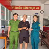 Công an phường Tân An trả lại tài sản cho người dân, lan tỏa Phong trào “Toàn dân bảo vệ an ninh Tổ quốc”