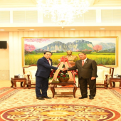 Thứ trưởng Lê Quốc Hùng chúc mừng các đồng chí lãnh đạo Bộ Công an Lào trúng cử tại Đại hội Đảng nhân dân cách mạng Lào lần thứ XII