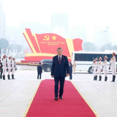 Các đại biểu vào Trung tâm Hội nghị Quốc gia dự phiên họp trù bị Đại hội XIV của Đảng