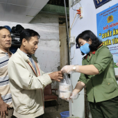 Phòng Tham mưu Công an thành phố Cần Thơ lan tỏa phong trào thi đua “Ba nhất” qua mô hình “Suất ăn nghĩa tình”