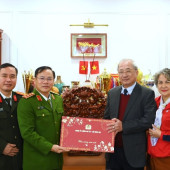 Thứ trưởng Nguyễn Văn Long thăm hỏi, tri ân các đồng chí nguyên lãnh đạo Bộ Công an và thân nhân gia đình cố lãnh đạo Bộ