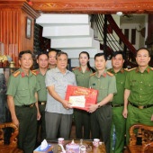 Lãnh đạo Công an thành phố thăm, chúc Tết các đồng chí nguyên lãnh đạo và gia đình chính sách dịp Xuân Bính Ngọ năm 2026