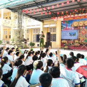 Sống và làm việc theo pháp luật cùng các bạn học sinh xã Hòa Tú