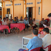 Lan tỏa tinh thần yêu nước qua chương trình trao cờ Tổ quốc tại xã Thạnh Thới An