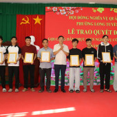 Phường Long Tuyền tổ chức lễ trao quyết định gọi công dân thực hiện nghĩa vụ tham gia Công an nhân dân năm 2026