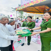 Ấm áp chương trình “Chợ Tết 0 đồng - Tết nhân ái - Xuân yêu thương” tại xã Tài Văn