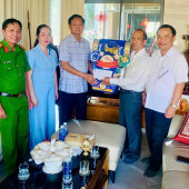 Đoàn Lãnh đạo xã Vĩnh Thuận Đông thăm, chúc Tết Nguyên đán năm 2026 các đồng chí nguyên Lãnh đạo qua các nhiệm kỳ