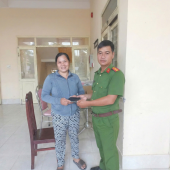 Lan tỏa hành động đẹp: Lực lượng an ninh, trật tự ở cơ sở  xã Trường Thành trả lại điện thoại cho người dân đánh rơi