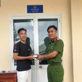 Công an phường Long Tuyền kịp thời trao trả tài sản cho người dân bị thất lạc