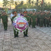 LÊ DÂN HƯƠNG TƯỞNG NIỆM CÁC ANH HÙNG LIỆT SĨ