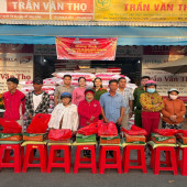 CHI HỘI PHỤ NỮ – CHI ĐOÀN THANH NIÊN CÔNG AN PHƯỜNG LONG BÌNH MANG TẾT YÊU THƯƠNG ĐẾN NGƯỜI CÓ HOÀN CẢNH KHÓ KHĂN