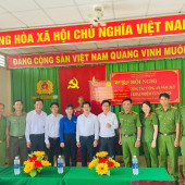 Lãnh đạo Đảng ủy, Ủy ban nhân dân xã thăm, chúc Tết Công an xã Tân Phước Hưng nhân dịp Tết Nguyên đán Bính Ngọ năm 2026.