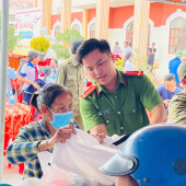 Tuổi trẻ Công an xã Gia Hòa lan tỏa tinh thần “Gần dân nhất” qua hoạt động “Quầy quần áo 0 đồng”