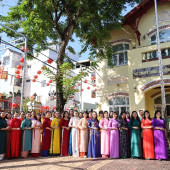 Phụ nữ Công an thành phố Cần Thơ dâng hương tưởng niệm  Chủ tịch Hồ Chí Minh nhân kỷ niệm Ngày Quốc tế Phụ nữ 8/3