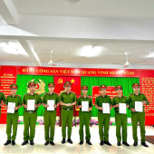 Trại Tạm giam số 1 trao Quyết định chuyển chuyên nghiệp, xuất ngũ cho 159 chiến sĩ nghĩa vụ