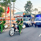 Công an phường Cái Răng ra quân lập lại trật tự đô thị, bảo đảm an ninh trước thềm Ngày hội toàn dân bầu cử