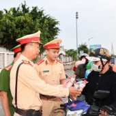 Cảnh giác với luận điệu xuyên tạc hoạt động  thực thi pháp luật của lực lượng Cảnh sát giao thông